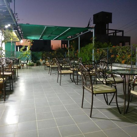 Aashiyana Inn Нашик Екстериор снимка