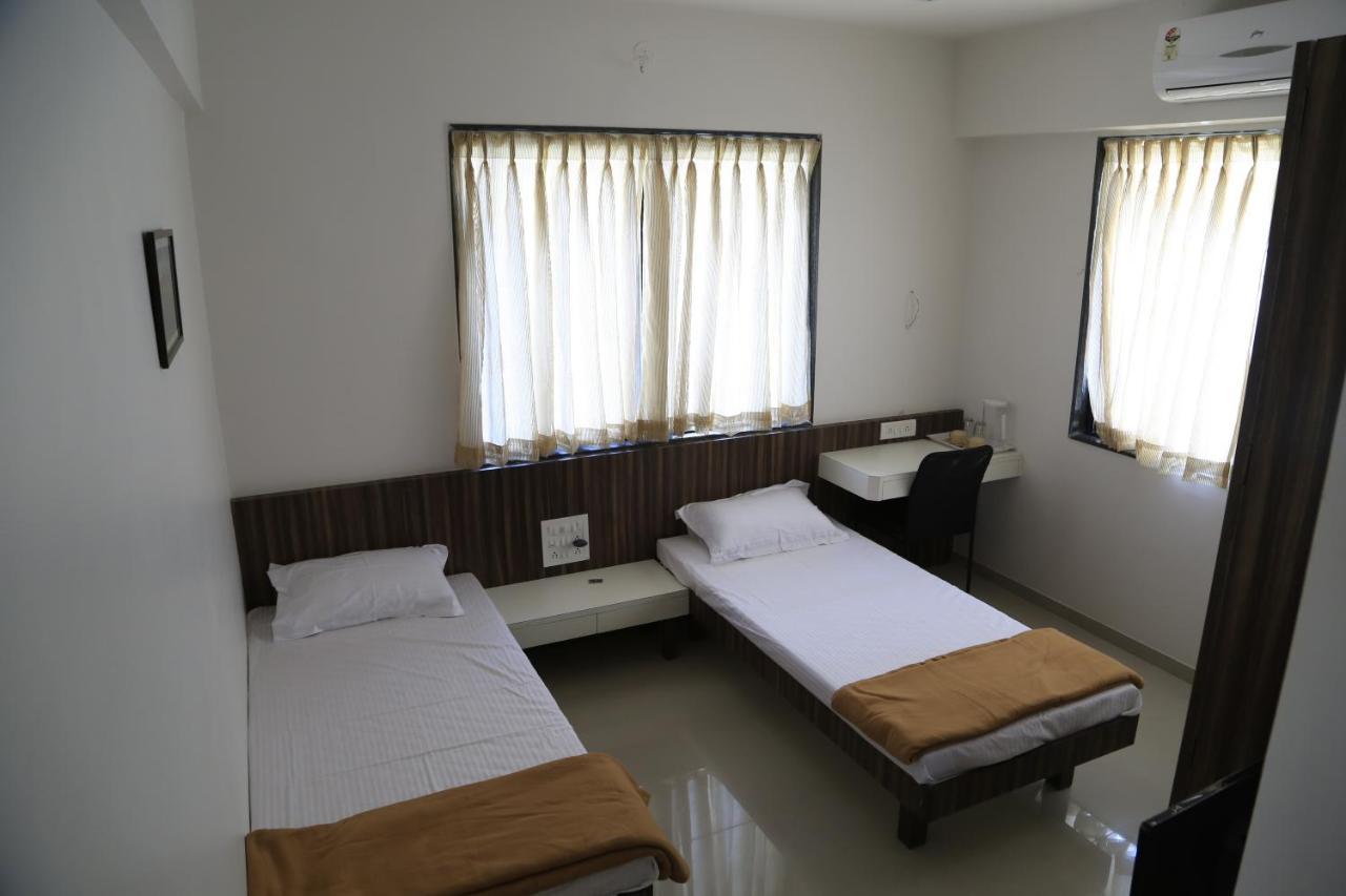 Aashiyana Inn Нашик Екстериор снимка