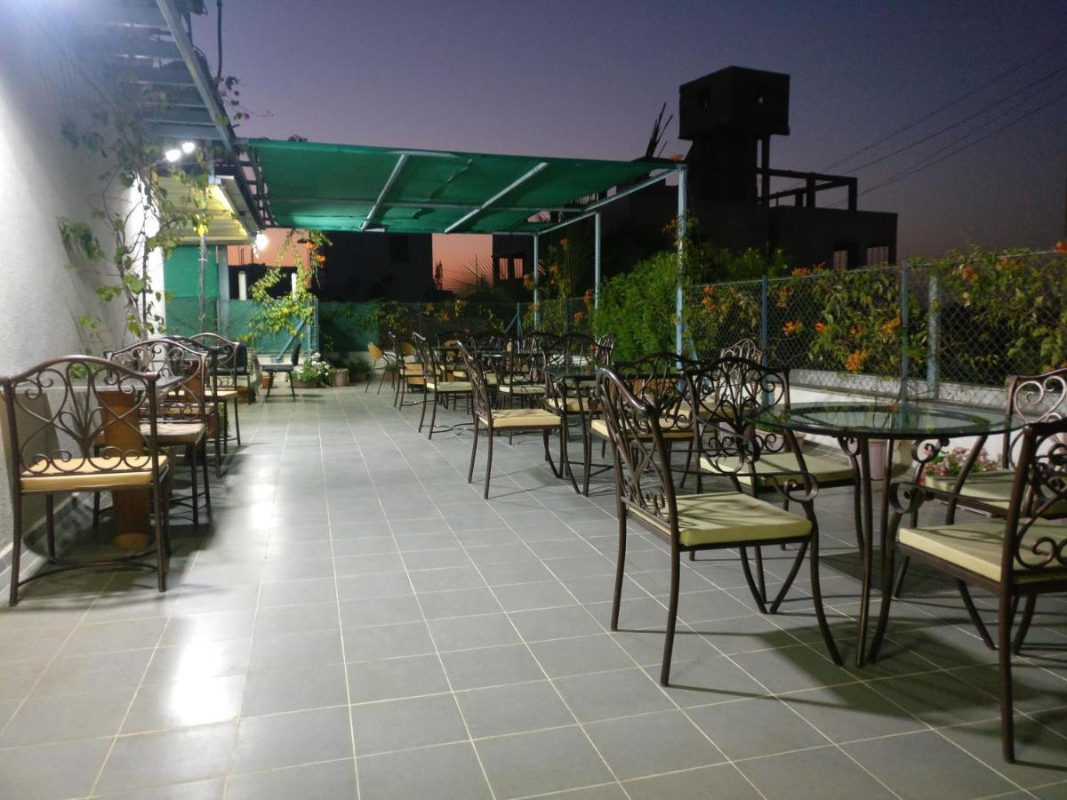Aashiyana Inn Нашик Екстериор снимка